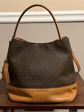 Michael Kors Large Hobo Shoulder Bag Brown Tan Crossbody Tassel